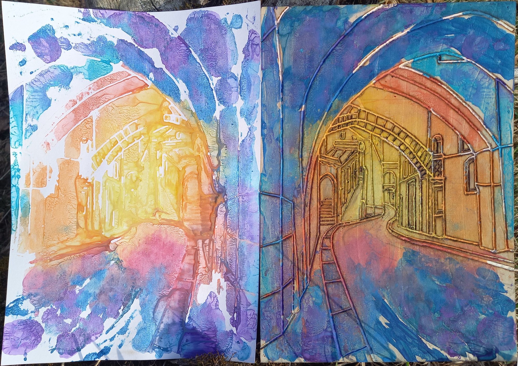 Zweiteiliges Werk: Blick durch einen Torbogen in eine Gasse, in leuchtendem Blau, Violett und Orange